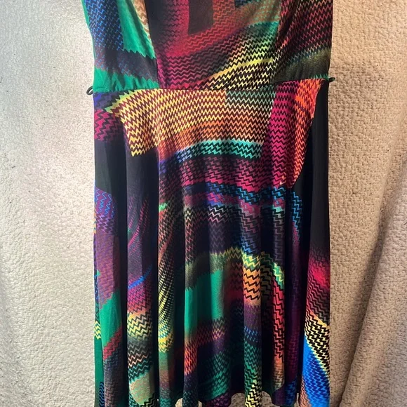 New Directions Rainbow 🌈 Women’s Dress - Picture 4 of 6